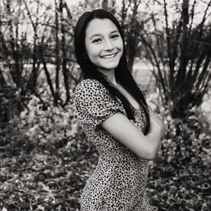 Meet your Posher, Chloe